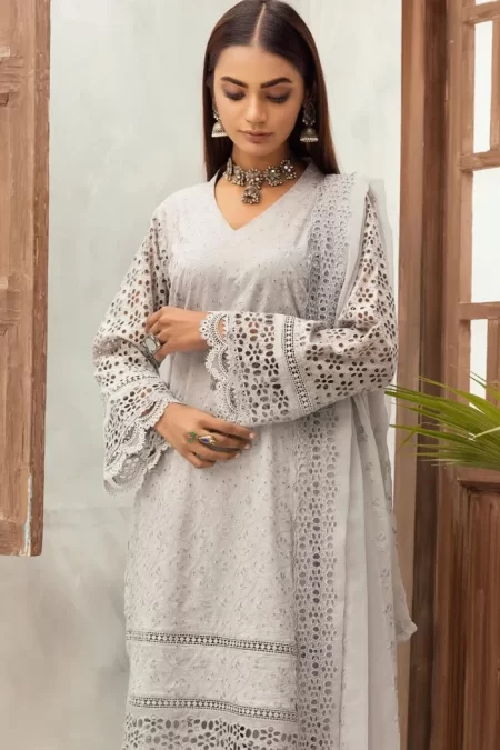 Mahees Exclusive Embroidered Lawn 3Pcs- What U Wear