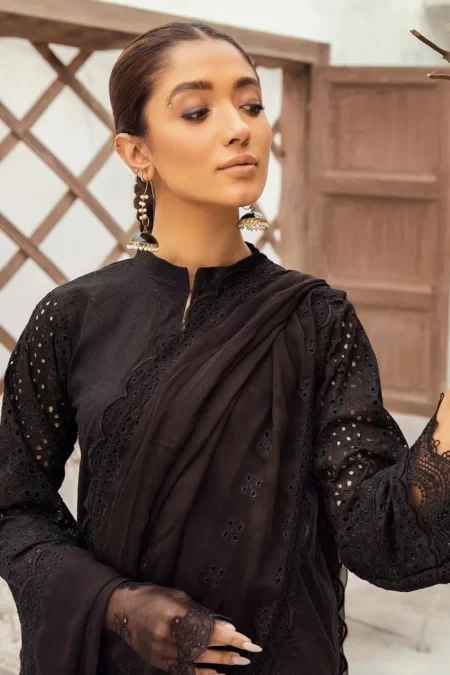 Mahees Exclusive Embroidered Lawn 3Pcs- What U Wear