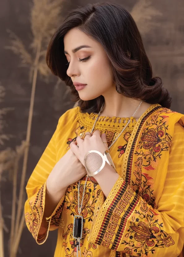 Manizay Saqafat Fancy Lawn Unstitched 3Pcs- What U Wear