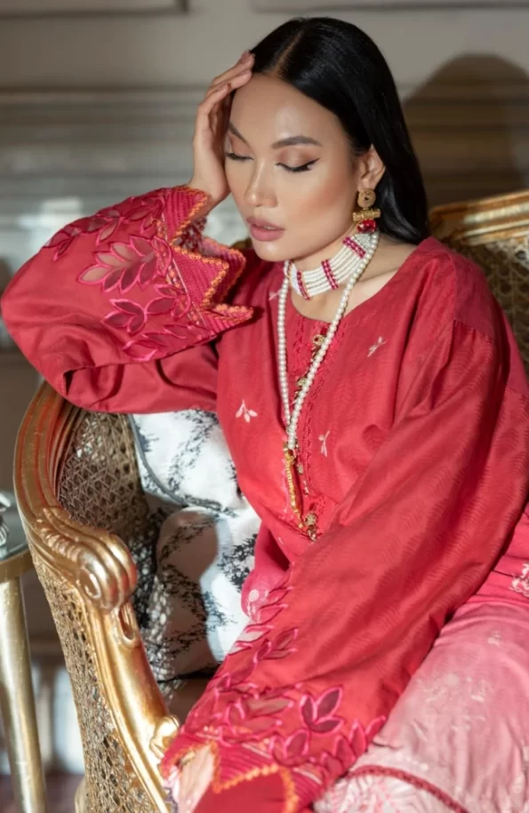 Nisa Hussain By Ittehad Luxury Lawn-What U Wear (2)