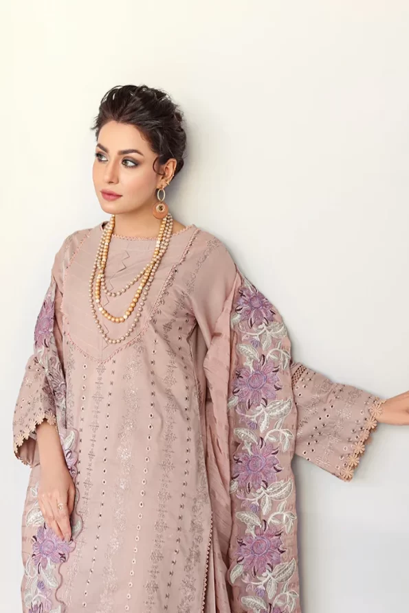 Baharan By Humdum Chickenkari Lawn 3pcs- What U Wear