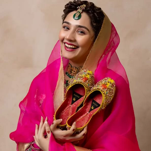 Dazzle SHAHTAJ-KHUSSA (Dazzle PK)- What U Wear