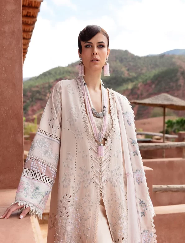 Republic Womenswear -Amaani Luxury Lawn-Oran-D5-B- What U Wear