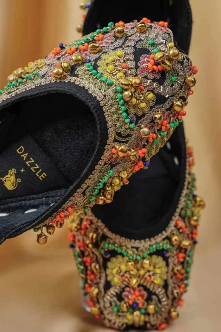 Dazzle AZLAN-KHUSSA (Dazzle PK)- What U Wear