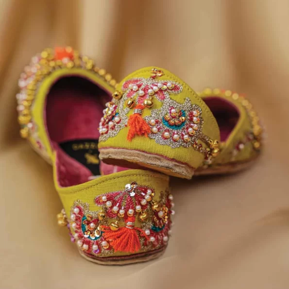 Dazzle SHAHTAJ-KHUSSA (Dazzle PK)- What U Wear