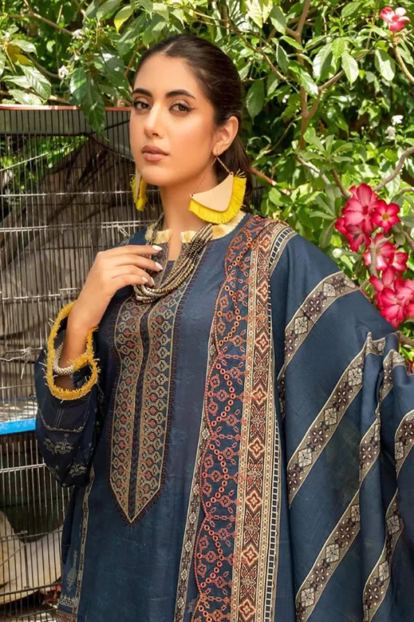 Maahru Embroidered Lawn Unstitched 3Pcs- What U Wear