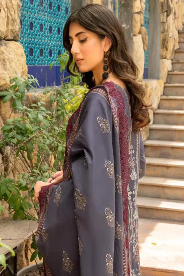 Maahru Embroidered Lawn Unstitched 3Pcs- What U Wear