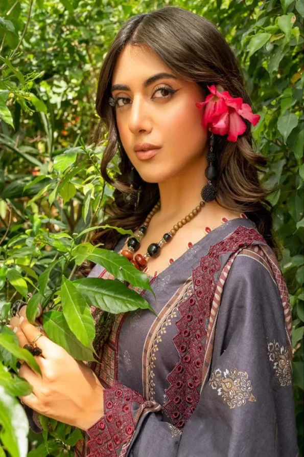 Maahru Embroidered Lawn Unstitched 3Pcs- What U Wear