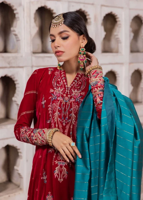 AIK- BAAGH – LOOK 09 Luxury Embroidered Velvet Suit- What U Wear