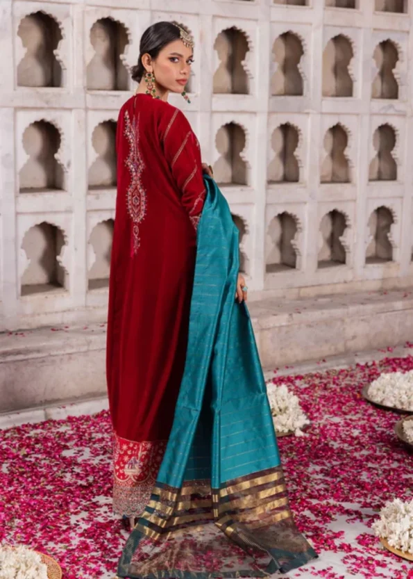 AIK- BAAGH – LOOK 09 Luxury Embroidered Velvet Suit- What U Wear