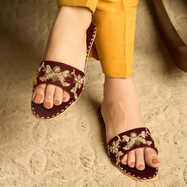 Dazzle Sliders-ROMAISA- What U Wear