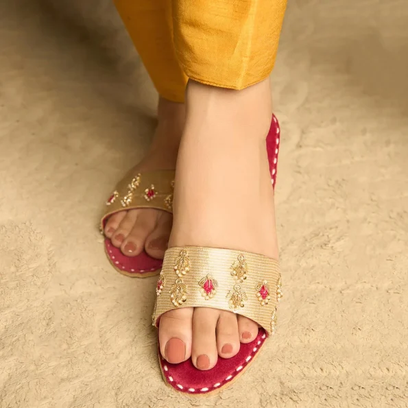Dazzle Sliders-RESHMA- What U Wear
