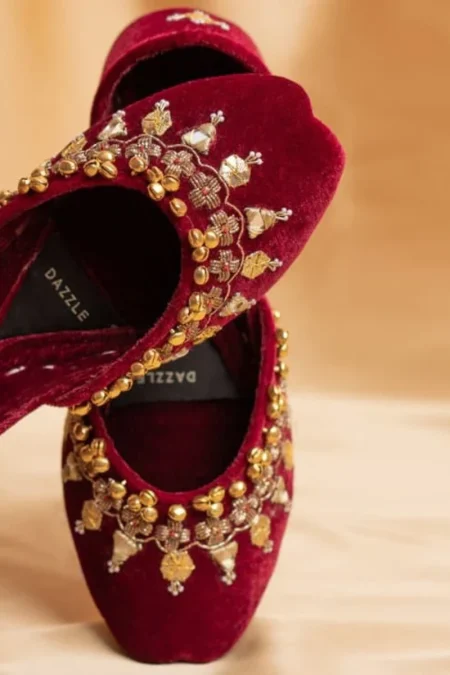 Dazzle-CRIMSON QUEEN (KHUSSA)- What U Wear