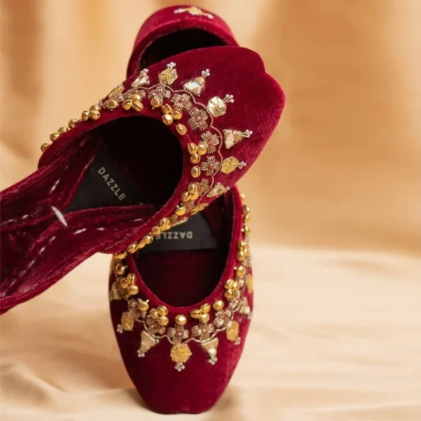 Dazzle-CRIMSON QUEEN (KHUSSA)- What U Wear