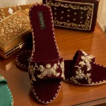 Dazzle Sliders-ROMAISA- What U Wear