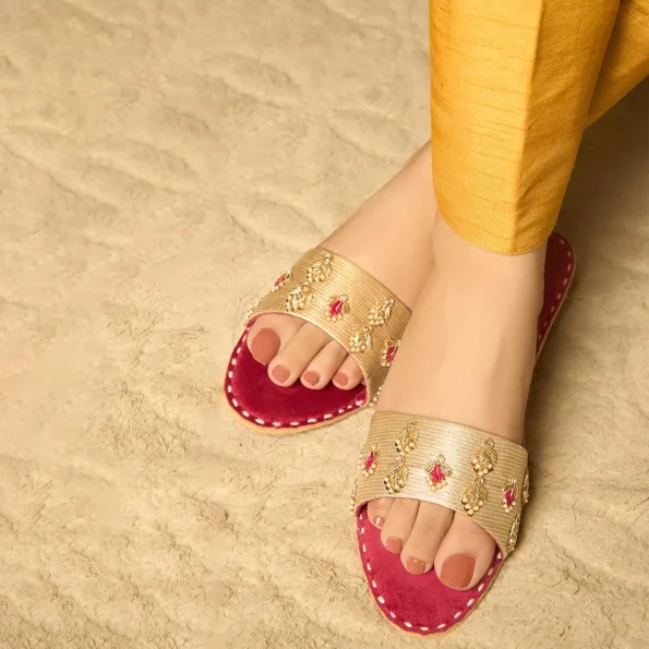Dazzle Sliders-RESHMA- What U Wear