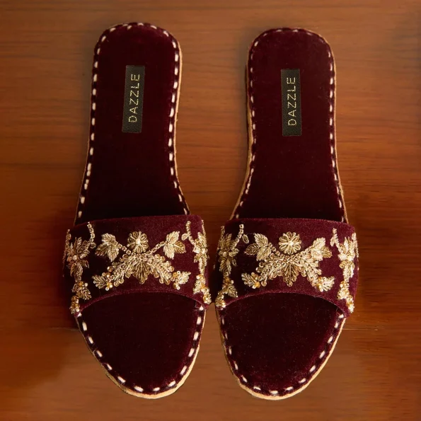 Dazzle Sliders-ROMAISA- What U Wear