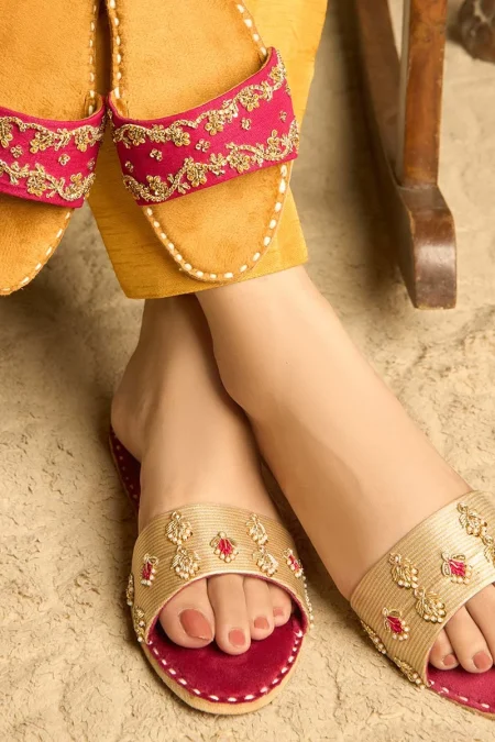Dazzle Sliders-RESHMA- What U Wear