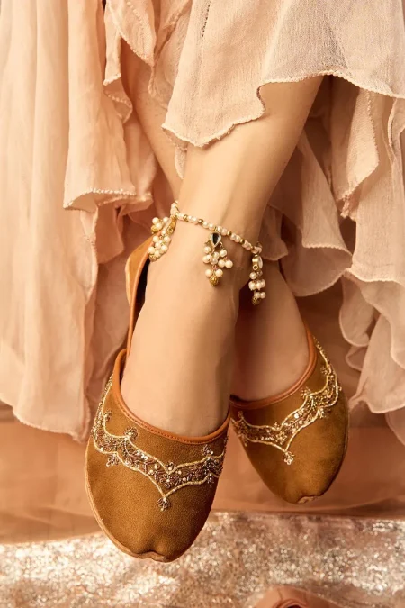 Dazzle-BADAMI- What U Wear