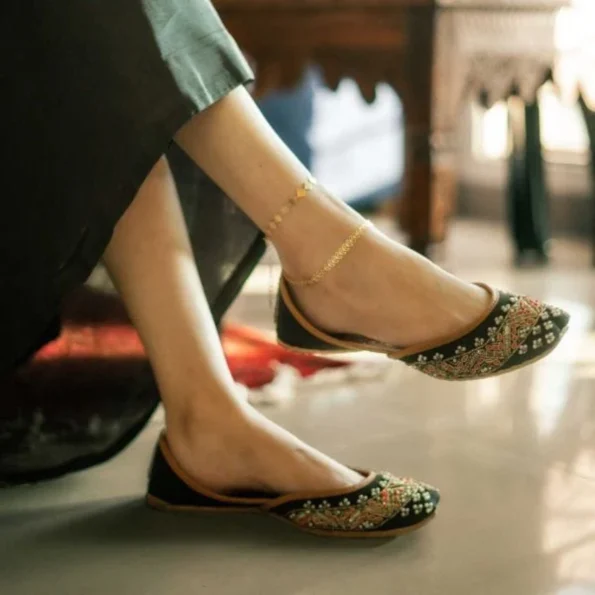 Dazzle-ADELE (BLACK) Khussa- What U Wear