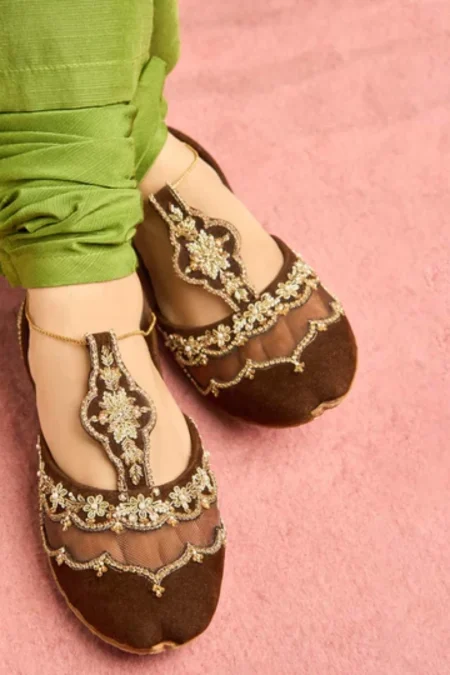 Dazzle DEEDAR- Jutti- What U Wear