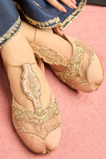 Dazzle MANZIL- Jutti- What U Wear