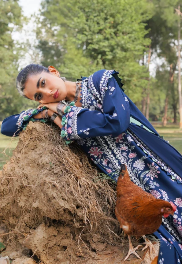 Zaha ZHIAN Luxury Embroidered Slub Khaddar 3pc-03