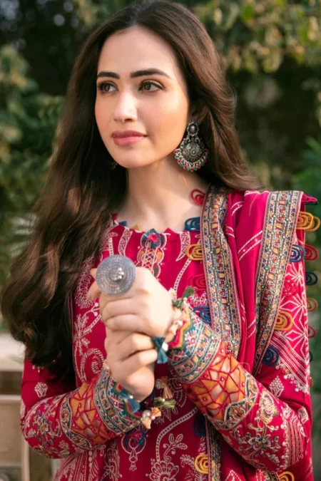 Jazmin EMBROIDERED LUXURY LAWN SL22-D2