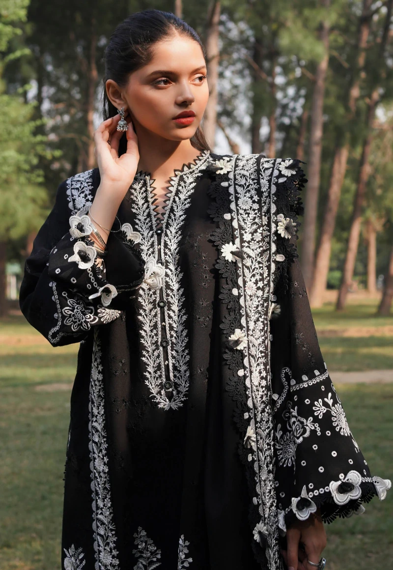 Zaha FIRUZEH Luxury Embroidered Karandi 3pc-09