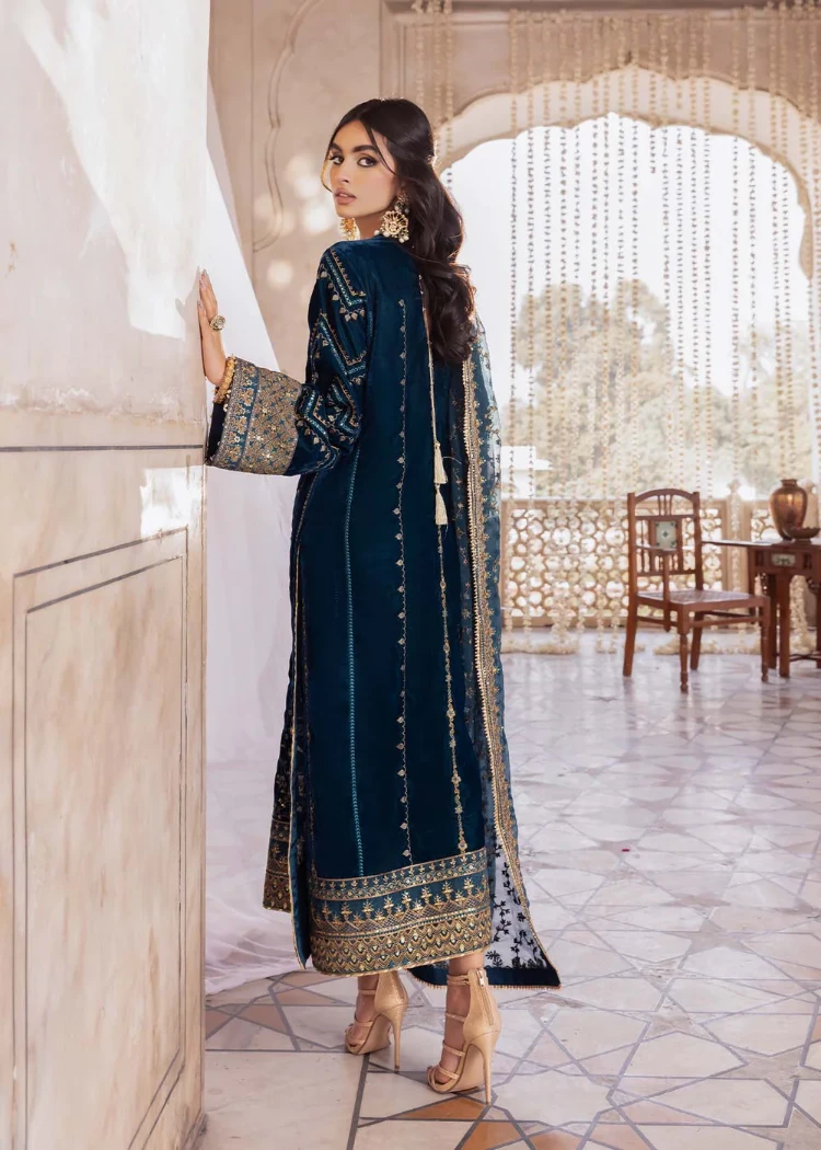 AIK- BAAGH-LOOK 01 Luxury Embroidered Velvet Suit- What U Wear