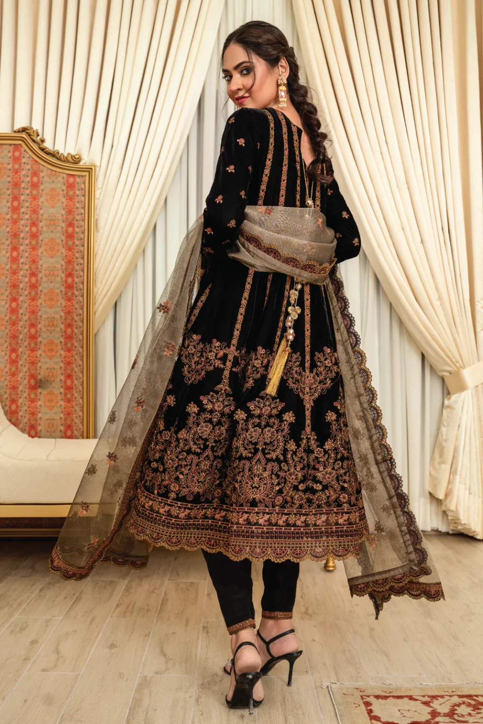 Iznik Luxury Formal Velvet Suit-IV-18 NAIRA- What U Wear