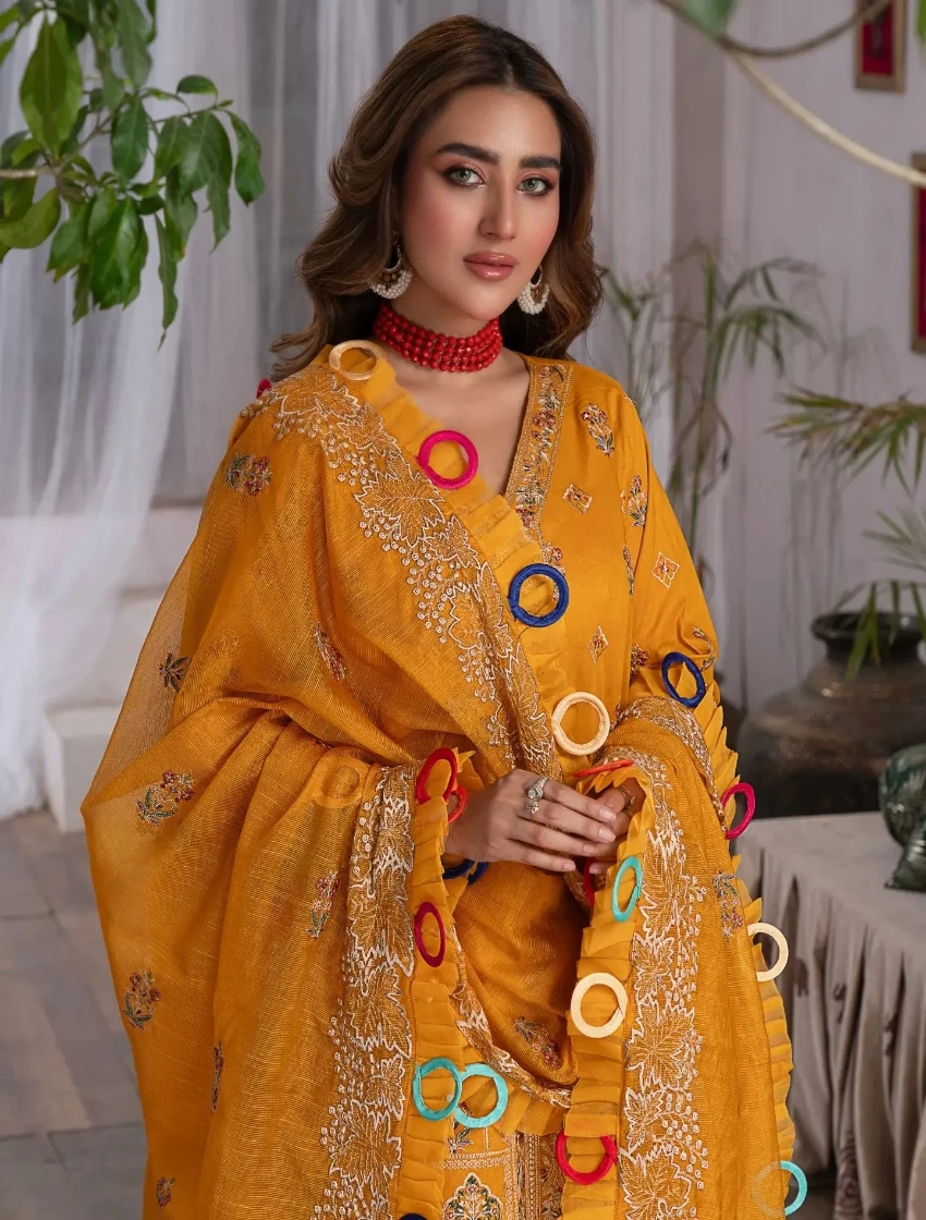 Manizay Gul Maina Embroidered Lawn 3pcs-05