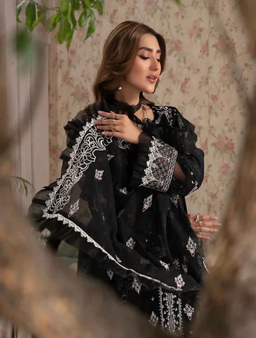 Manizay Gul Maina Embroidered Lawn 3pcs-01