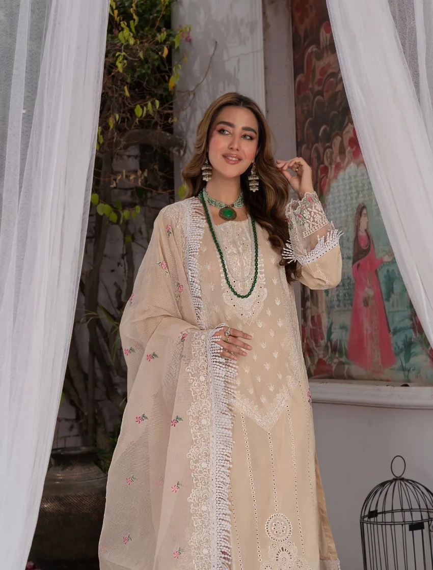 Manizay Gul Maina Embroidered Lawn 3pcs-02