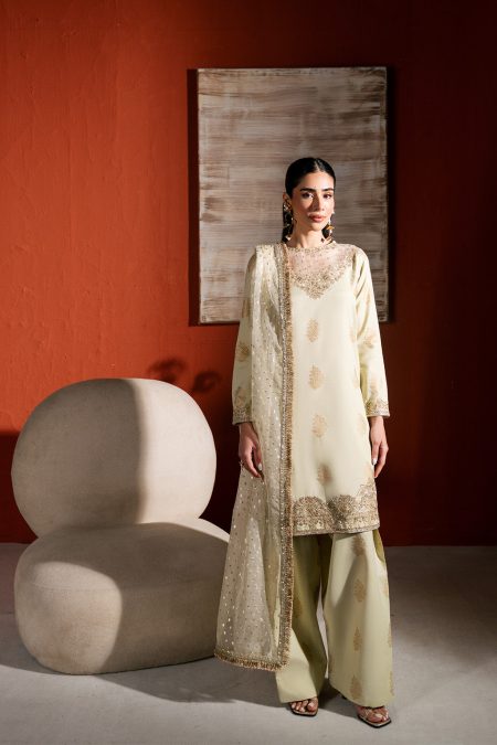 Neeshay- RTW-RS-04