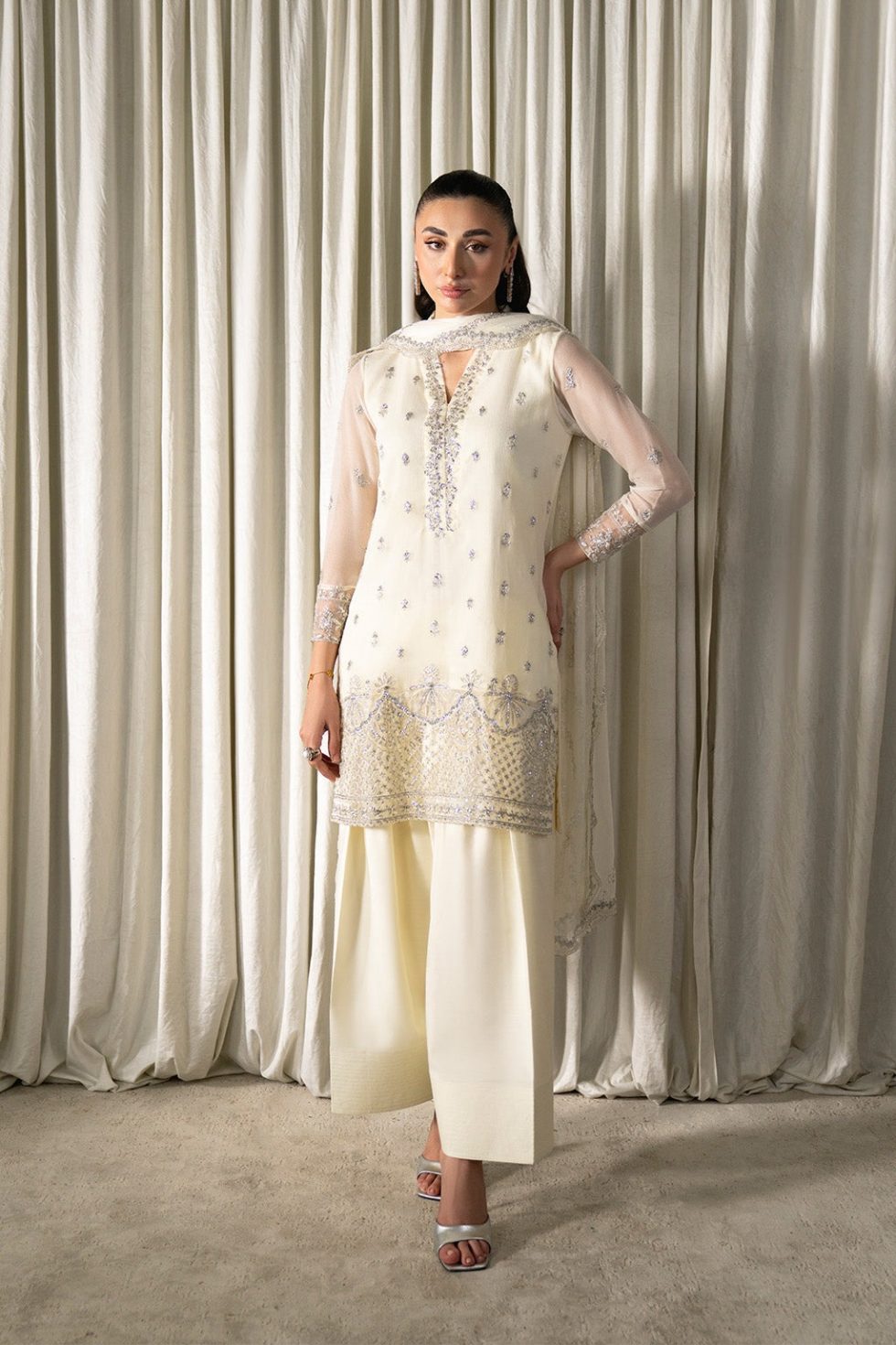 Neeshay- RTW-CHFN-06 White