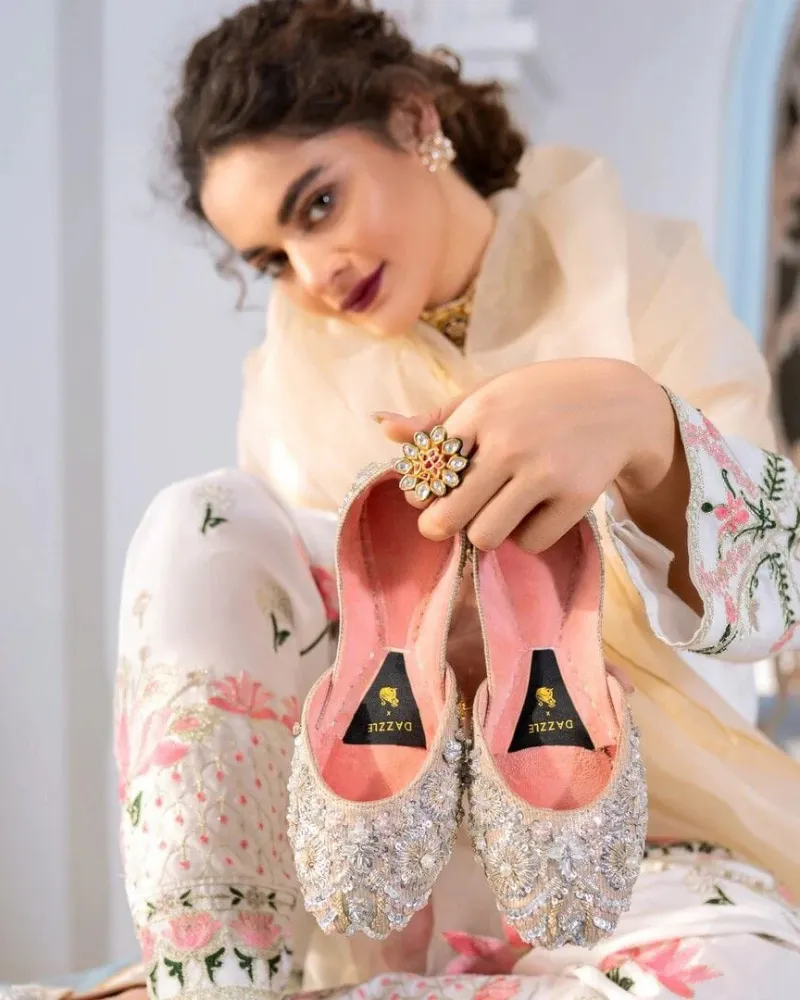 Dazzle by Sarah Brand Page