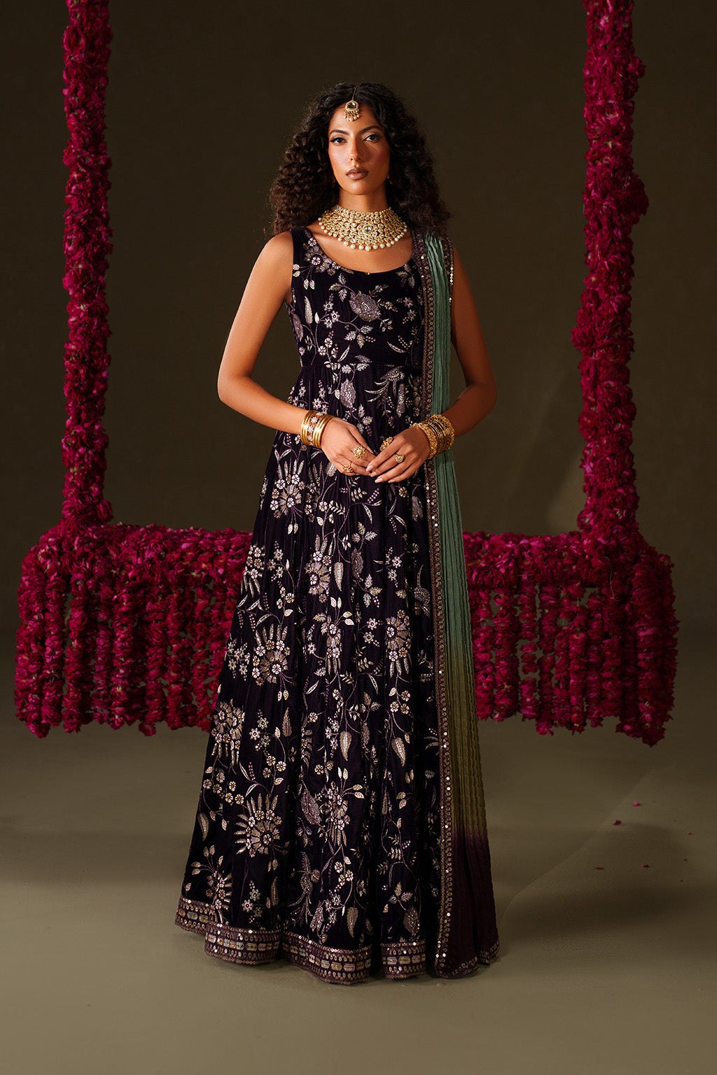 Iznik - IV-67 Embroidered Velvet